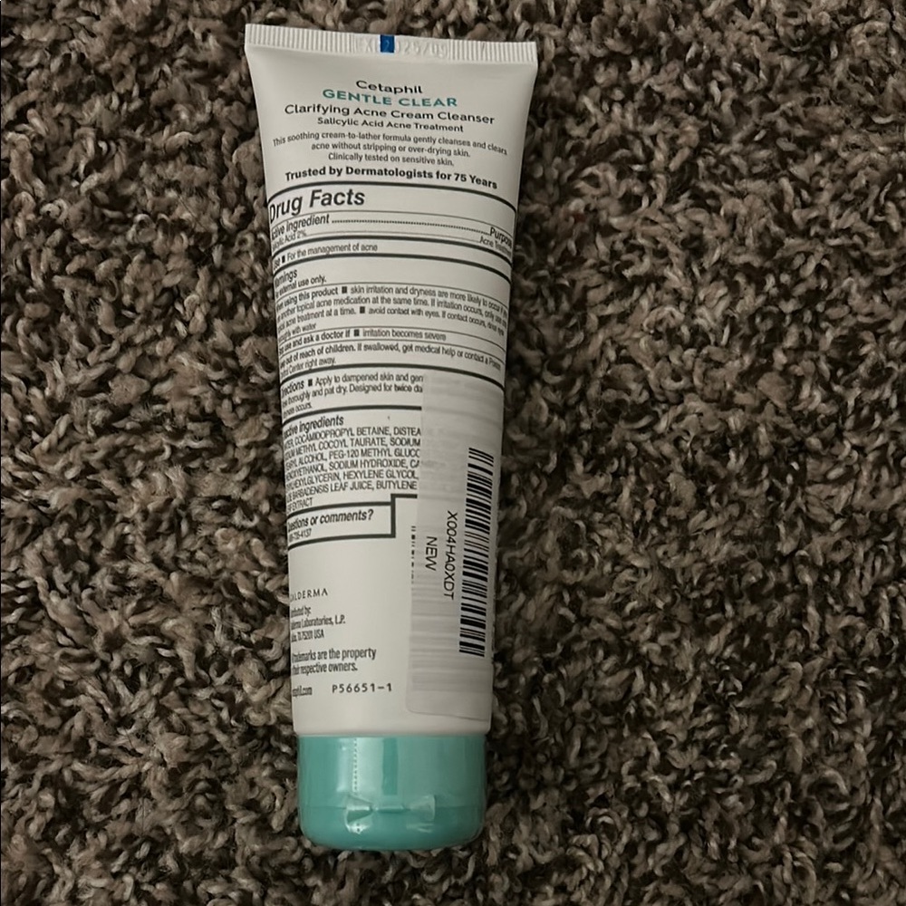 Acne Blemish Treatment Cream in White and Green - Picture 2 of 2